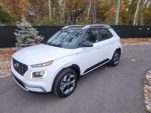 2024 Hyundai VENUE Limited