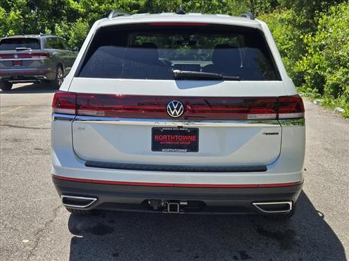 Opal White Pearl 2026 Volkswagen Atlas 2.0T SE W/TECHNOLOGY