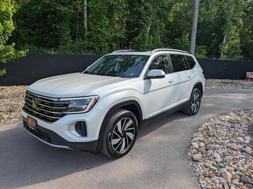 Opal White Pearl Effect 2025 Volkswagen Atlas 2.0T SEL