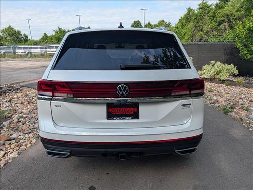 Opal White Pearl Effect 2025 Volkswagen Atlas 2.0T SEL