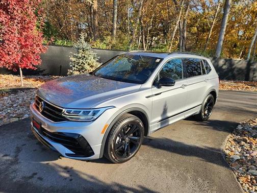 2024 Volkswagen Tiguan 2.0T SE R-Line Black