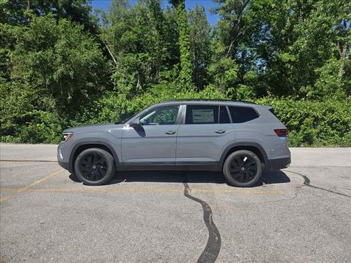 Pure Gray 2026 Volkswagen Atlas 2.0T SE W/TECHNOLOGY