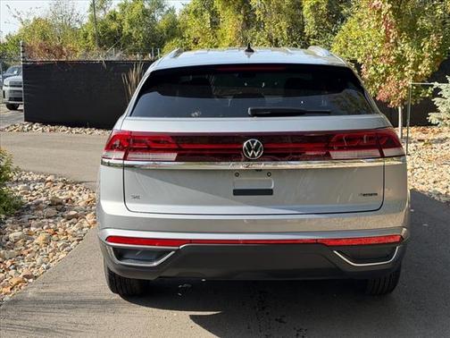 2026 Volkswagen Atlas Cross Sport 2.0T SE