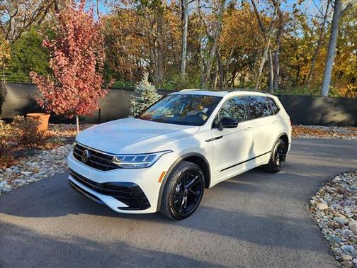 2024 Volkswagen Tiguan 2.0T SE R-Line Black