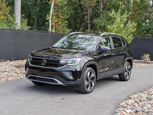 2024 Volkswagen Taos SE 4MOTION