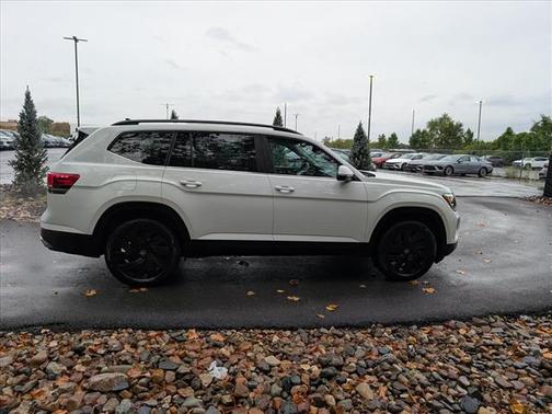 2024 Volkswagen Atlas 2.0T SE