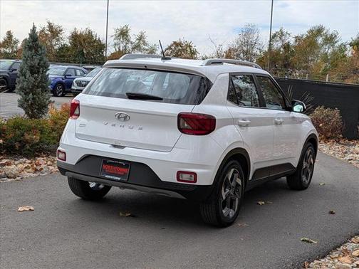 2024 Hyundai VENUE SEL