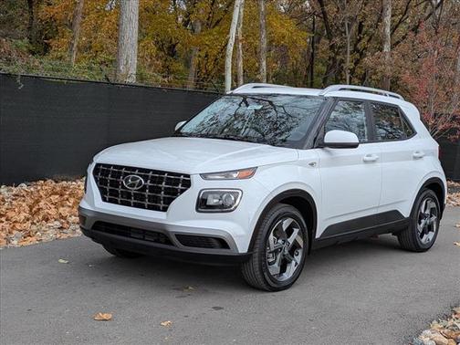 2024 Hyundai VENUE SEL