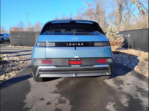 2026 Hyundai IONIQ 5 SE