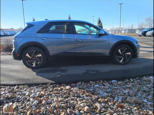 2026 Hyundai IONIQ 5 SE