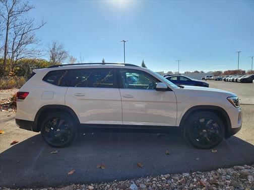 2024 Volkswagen Atlas 2.0T SE