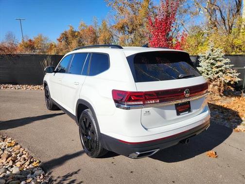 2024 Volkswagen Atlas 2.0T SE