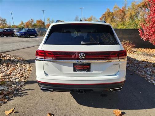 2024 Volkswagen Atlas 2.0T SE