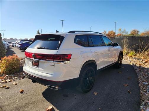 2024 Volkswagen Atlas 2.0T SE