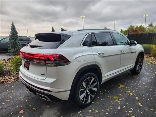 2025 Volkswagen Atlas Cross Sport 2.0T SEL Premium R-Line