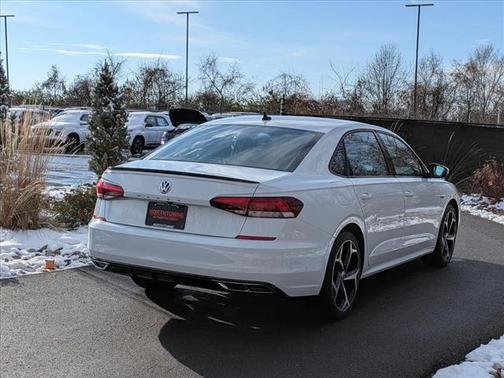 2021 Volkswagen Passat 2.0T R-Line