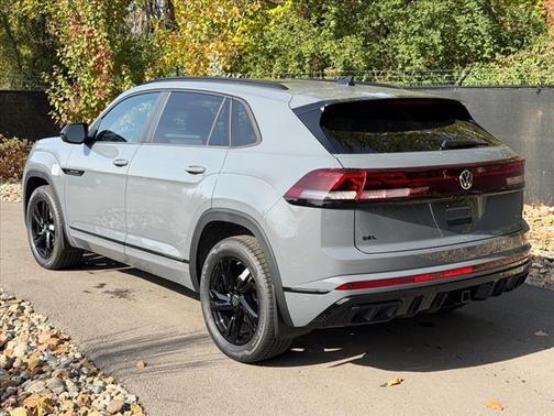 2026 Volkswagen Atlas Cross Sport 2.0T SEL R-Line Black