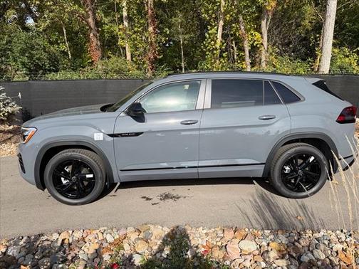 2026 Volkswagen Atlas Cross Sport 2.0T SEL R-Line Black