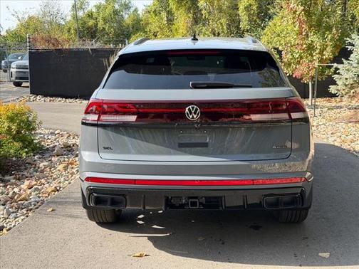 2026 Volkswagen Atlas Cross Sport 2.0T SEL R-Line Black