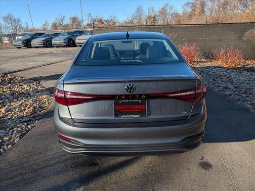 2025 Volkswagen Jetta 1.5T SE