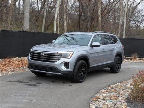 2025 Volkswagen Atlas 2.0T SE