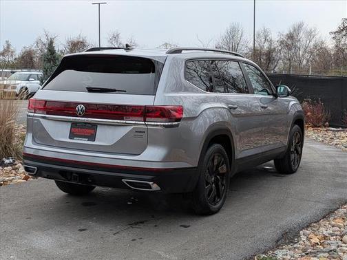 2025 Volkswagen Atlas 2.0T SE