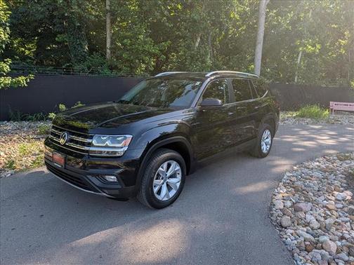 Deep Black Pearl Effect 2019 Volkswagen Atlas 3.6L SE w/Technology