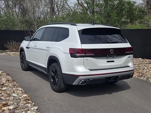 Opal White Pearl 2026 Volkswagen Atlas 2.0T Peak Edition