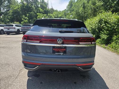 Pure Gray 2026 Volkswagen Atlas Cross Sport 2.0T SE W/TECHNOLOGY