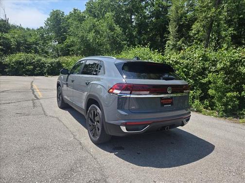 Pure Gray 2026 Volkswagen Atlas Cross Sport 2.0T SE W/TECHNOLOGY