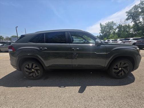 Pure Gray 2026 Volkswagen Atlas Cross Sport 2.0T SE W/TECHNOLOGY