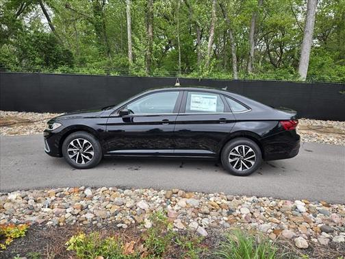 Deep Black Pearl 2026 Volkswagen Jetta 1.5T S