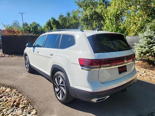 2024 Volkswagen Atlas 2.0T SE