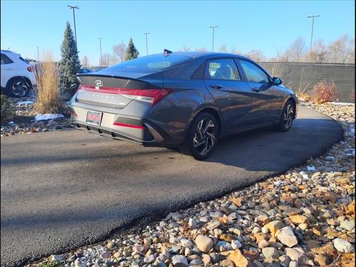 2025 Hyundai ELANTRA HEV SEL