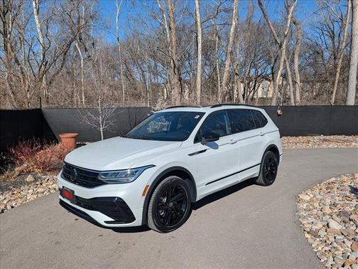 2023 Volkswagen Tiguan 2.0T SE R-Line Black