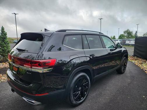 2024 Volkswagen Atlas 2.0T SE