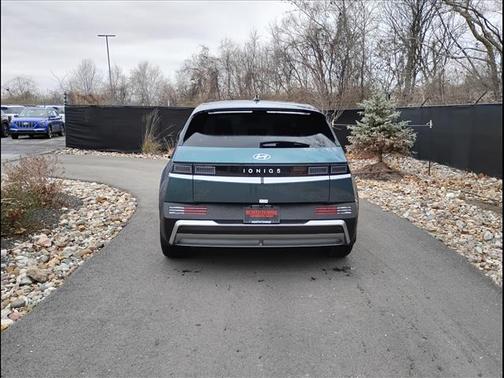 2026 Hyundai IONIQ 5 SE