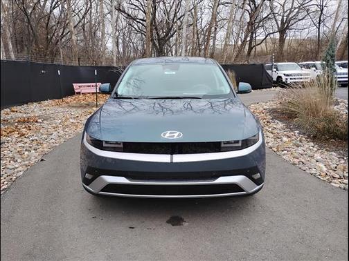 2026 Hyundai IONIQ 5 SE