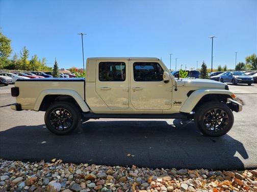 2022 Jeep Gladiator Overland
