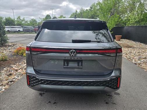 Platinum Gray 2026 Volkswagen Tiguan 2.0T SE R-Line Black