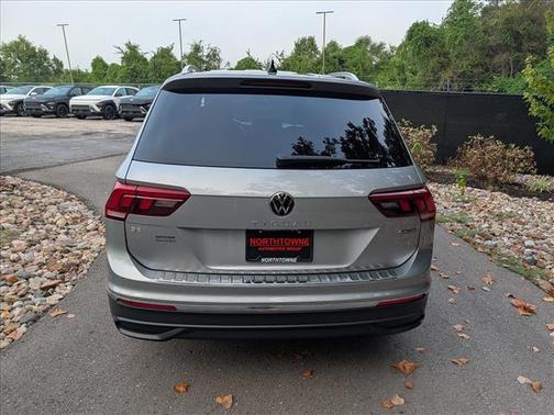 Pyrite Silver Metallic 2022 Volkswagen Tiguan 2.0T SE