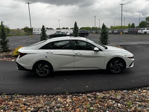 2025 Hyundai ELANTRA HEV Limited