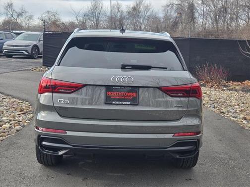 2022 Audi Q3 45 S line Premium