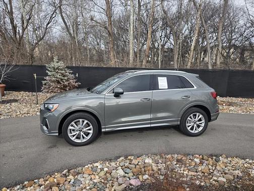 2022 Audi Q3 45 S line Premium