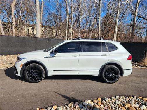 2022 Volkswagen Tiguan 2.0T SE R-Line Black