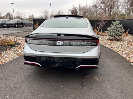 2025 Hyundai SONATA Hybrid Limited