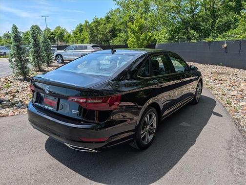 Deep Black Pearl Effect 2021 Volkswagen Jetta 1.4T R-Line