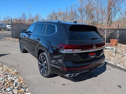 2025 Volkswagen Atlas 2.0T SEL Premium R-Line