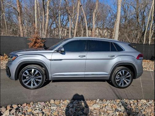 2022 Volkswagen Atlas Cross Sport 3.6L V6 SEL Premium R-Line