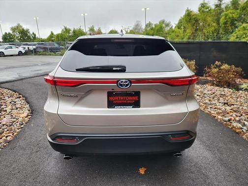 2022 Toyota Venza LE